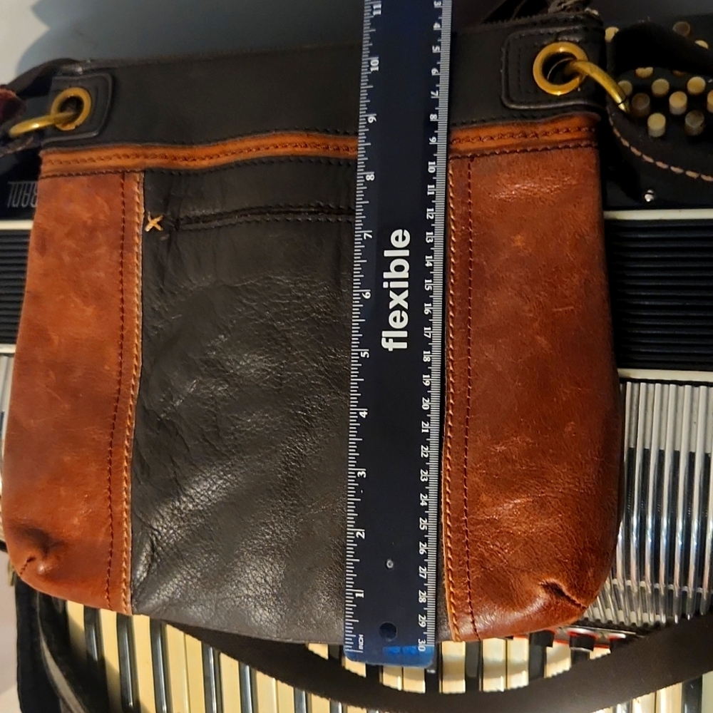 THE SAK TWO TONED DRK & MILK CHOCOLATE BROWN LEATHER CROSSBODY W/ADJUST STRAP - Picture 8 of 8